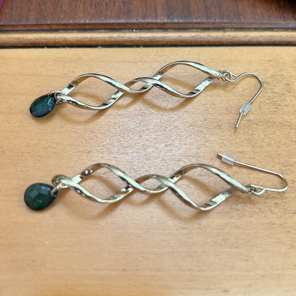 Earrings - Picture 4 of 7